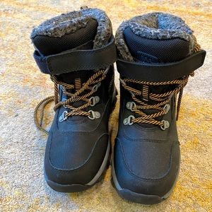Target all in motion boys snow boots (kid size 13)